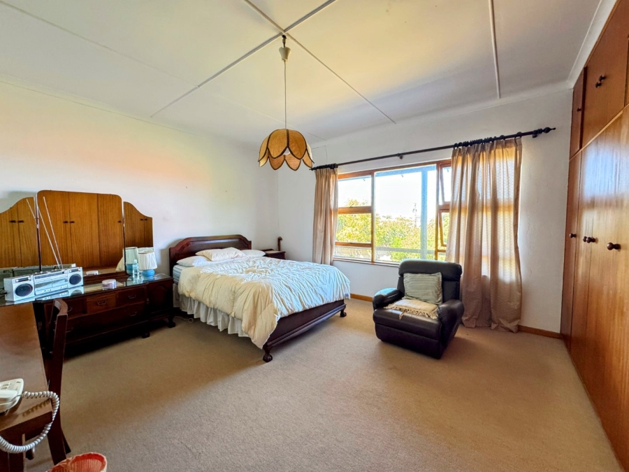 4 Bedroom Property for Sale in Stilbaai Wes Western Cape